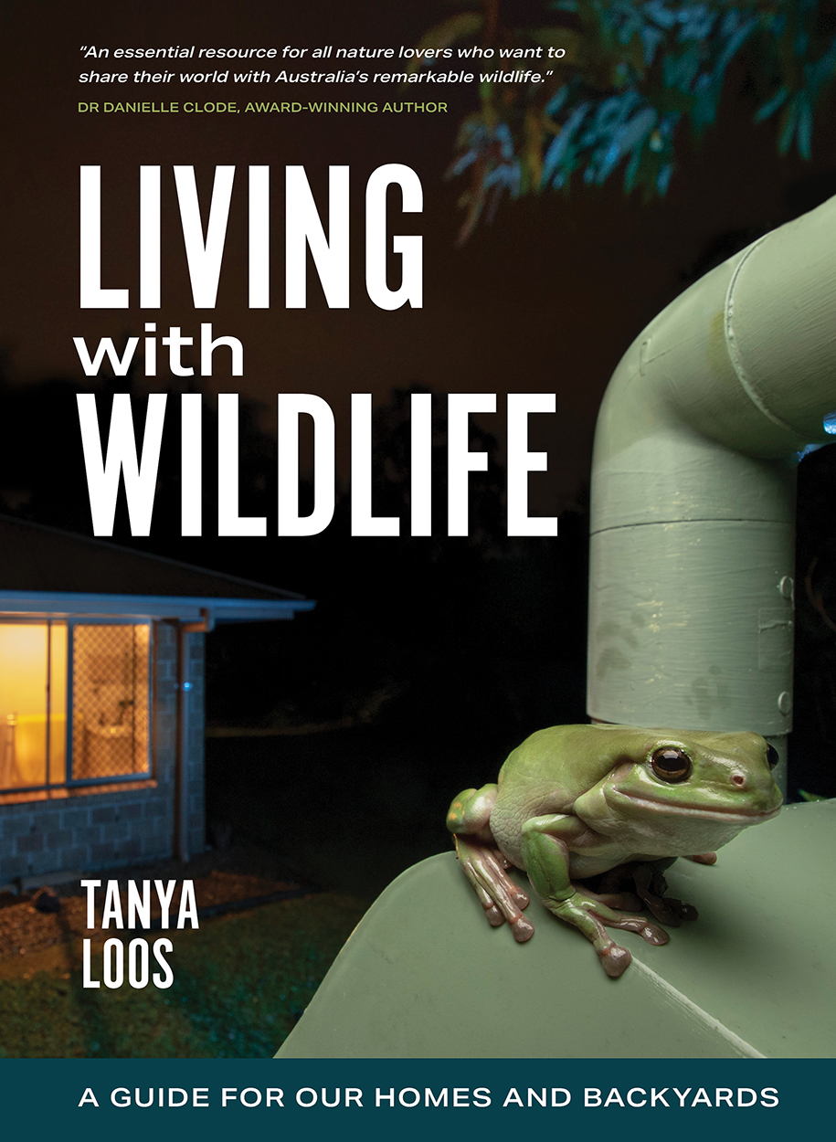 Living with Wildlife: A Guide for Our Homes and Backyards (EPUB)